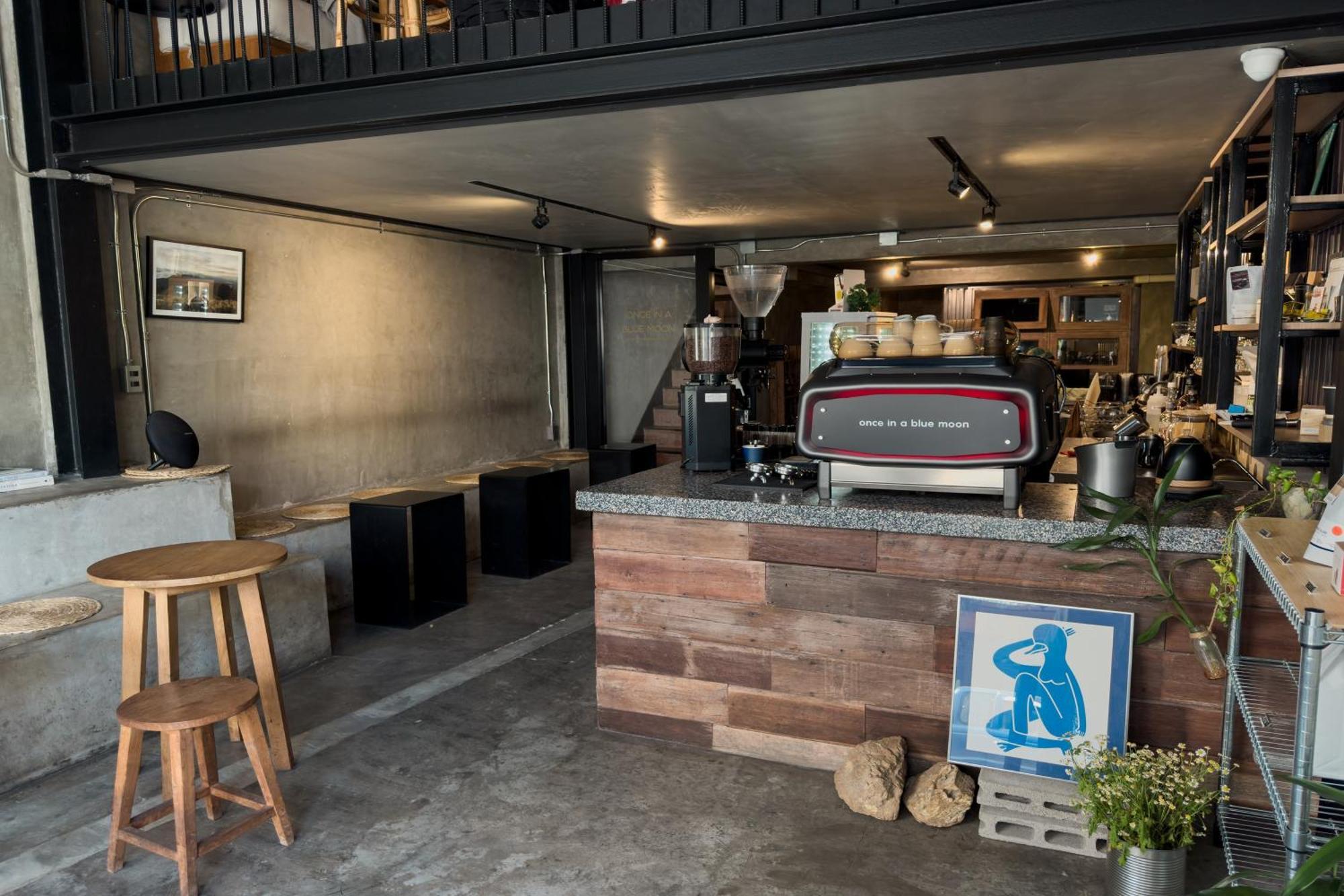 Once In A Blue Moon Cafe And Hostel Τσιάνγκ Μάι Εξωτερικό φωτογραφία