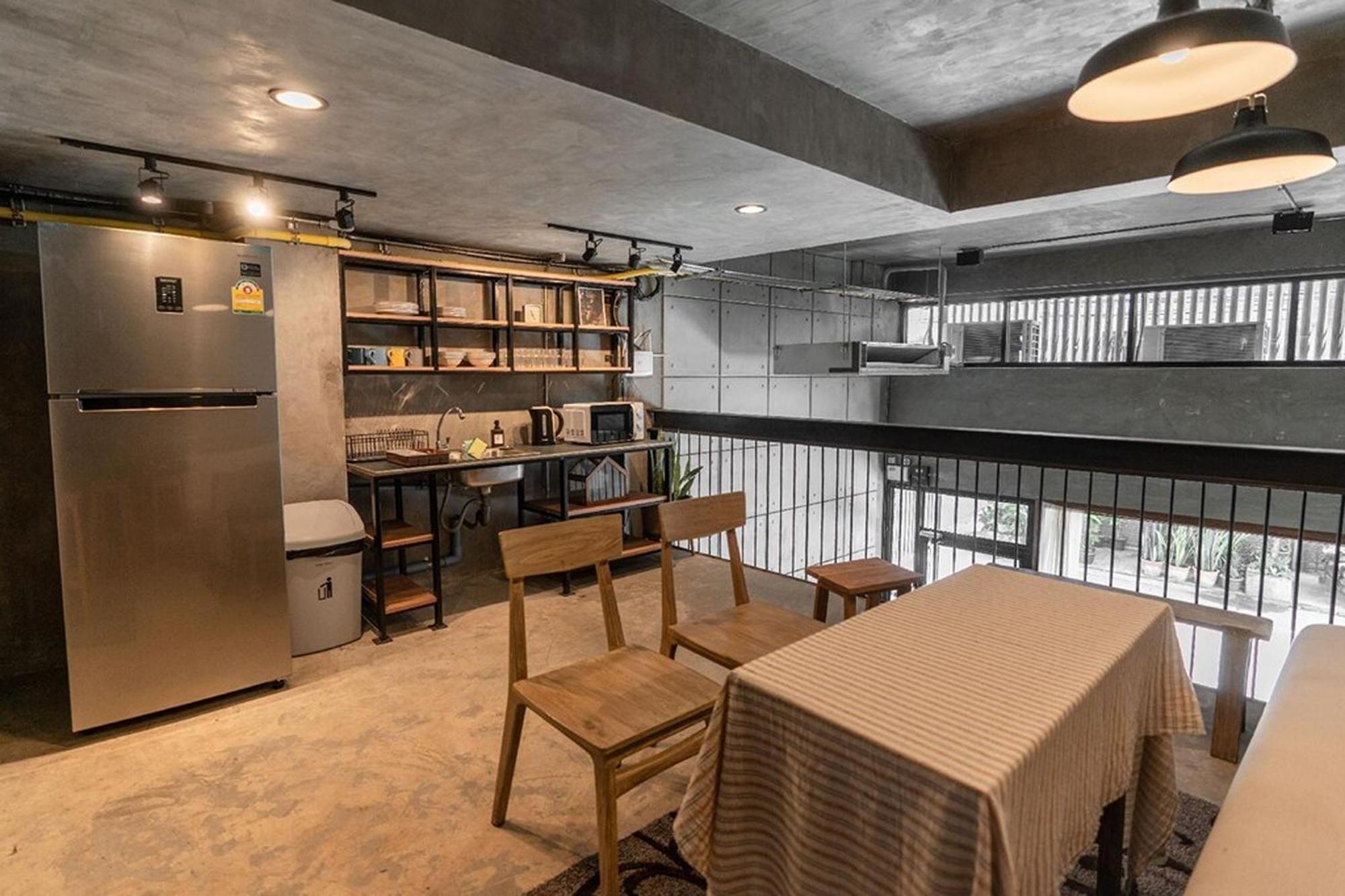 Once In A Blue Moon Cafe And Hostel Τσιάνγκ Μάι Εξωτερικό φωτογραφία